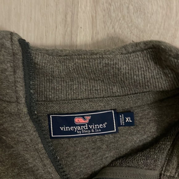 Vineyard vines quarter zip XL - Picture 2 of 2
